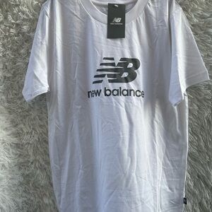 New Balance Men's White gray graphic logo print  T-Shirt